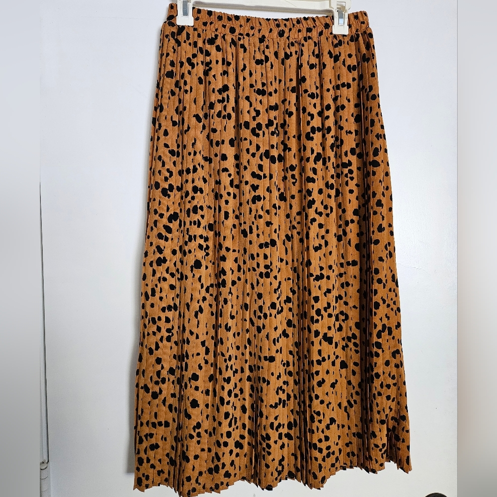 *LAST CHANCE* Pleated Leopard Midi Skirt
